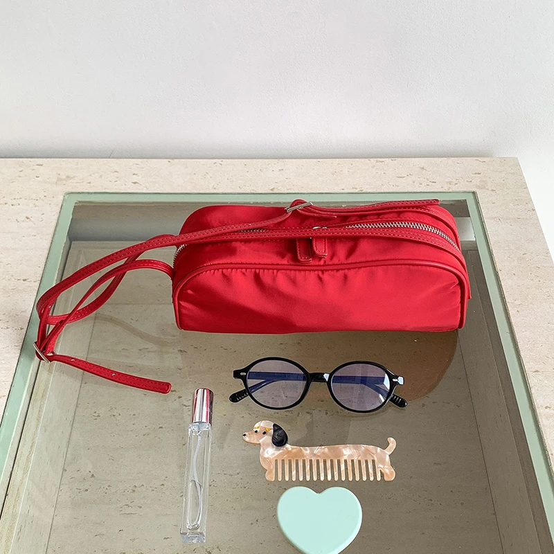 Nylon-Schultertasche, koreanische Damen-Unterarmtasche in Uni-Farbe, minimalistische Vintage-Handtasche mit leichtem Reißverschluss für Pendler. – Detail 9