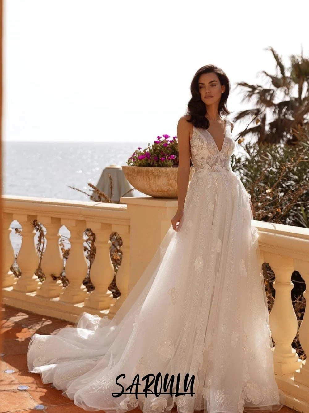 

Glitter V Neck Sheer Wedding Dress White Lace Flowers A Line Plus Size Bride Gown Customized Popular Tank Sleeves Bridal Wear