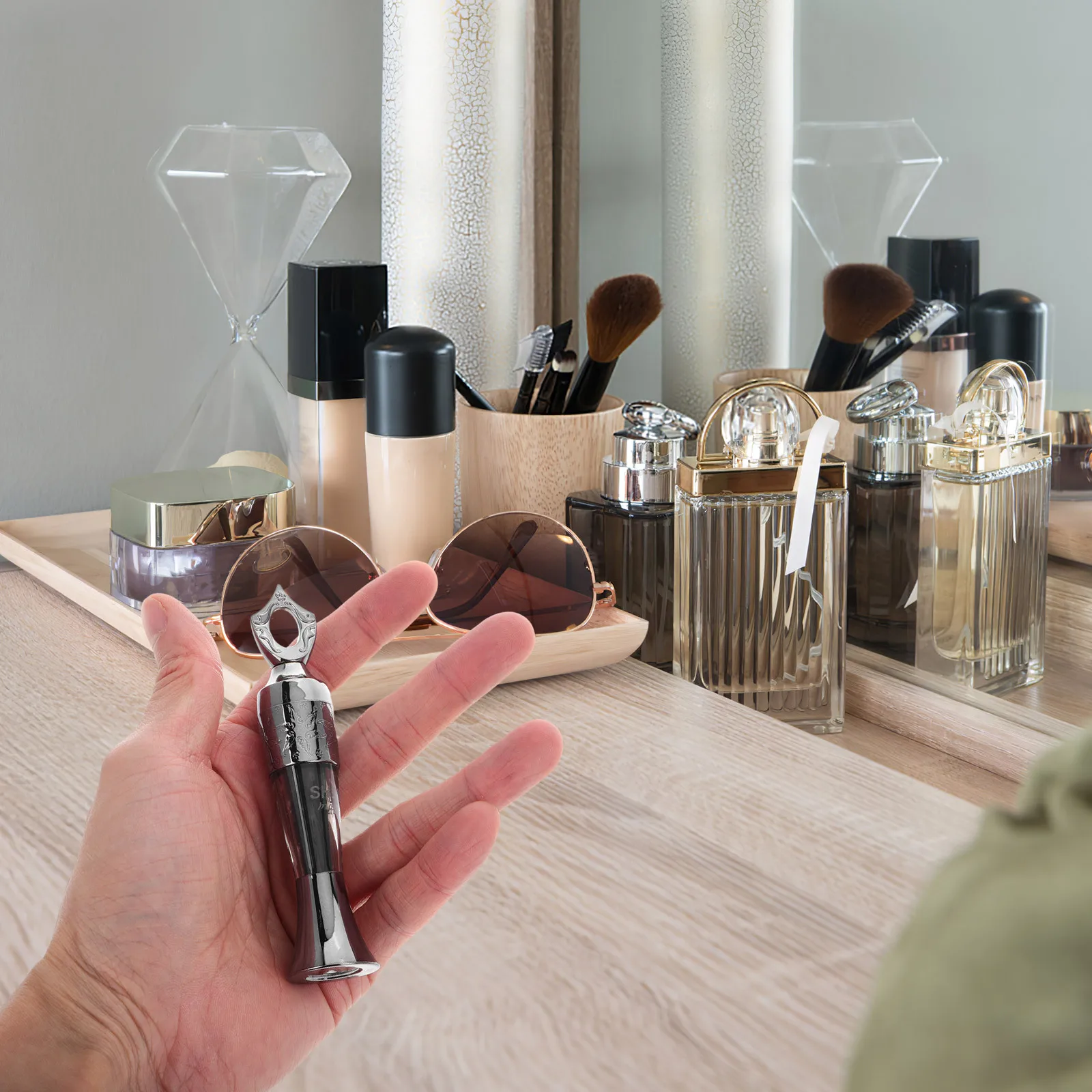 

Waterproof Eyeliner Pen Female Makeup Tool Embossed Design Long-Lasting Precise Waterproof Eye Line Pen Powder Eyeliner