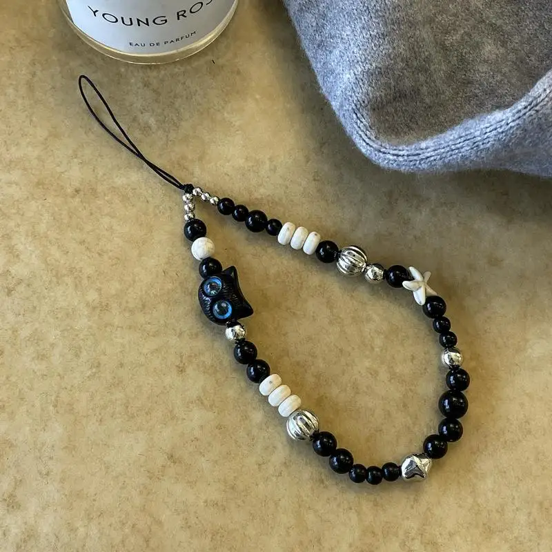 Schwarzes Handy-Lanyard mit Cartoon-Katzen-Motiv, Anti-Verlust-Seil, Handgelenkschlaufe, Perlenarmband-Design, Plüsch-Autoschlüsselanhänger, Taschenzubehör – Detail 12