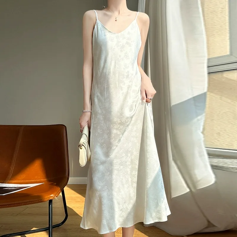 

Элегантное женское летнее платье с V-образным вырезом и бретелями, уникальный дизайн, длинная свободная атласная юбка из ацетата, корейский стиль, А-силуэт, без рукавов