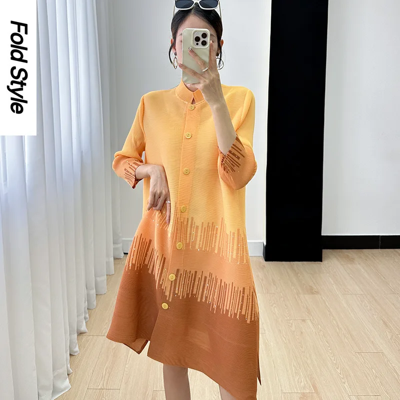 

Miyake Pleated Dress Women's Fall 2024 New Stand Neck Fashion Gradual Printing 3/4 Sleeve Elegant Long Cardigan Midlength Dress