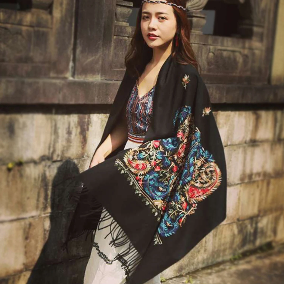 Autumn New Thick Long Scarf for Women 11cm Black Tassel Pashmina Paisley Embroidery Pattern Ladies' Outdoor Soft and Warm Pareos