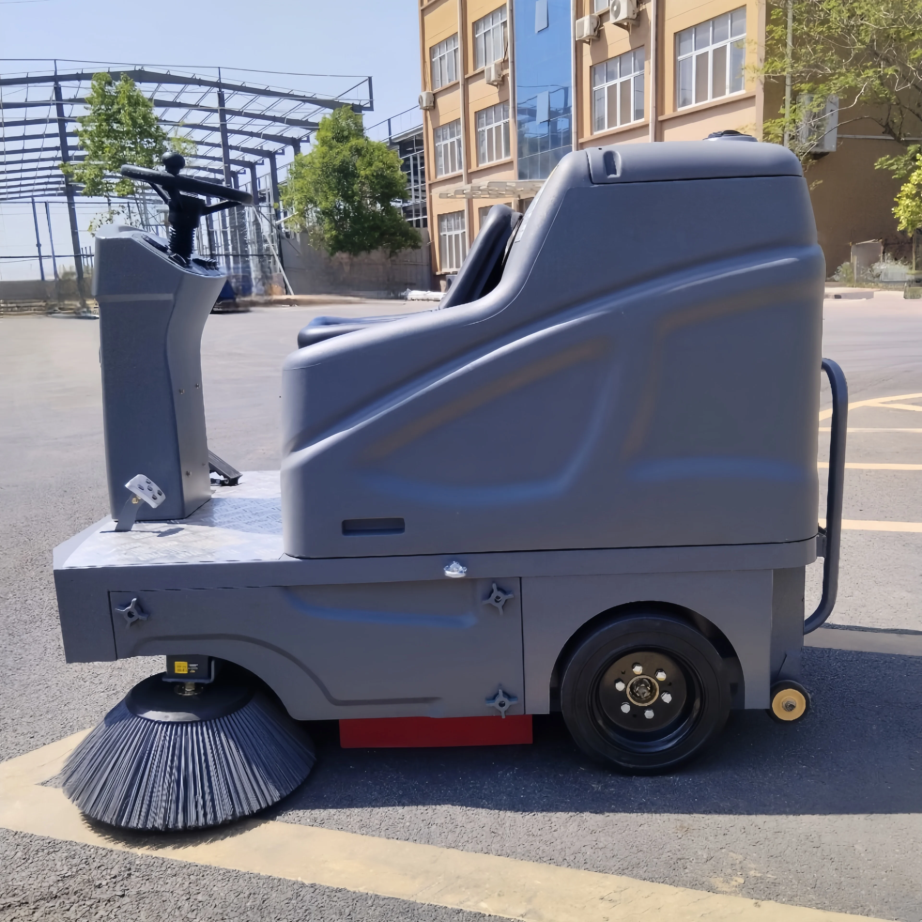 ConTour Ride-On Battery-Powered Road Sweeper Truck with 180L Dust Container & 60L Water Tank