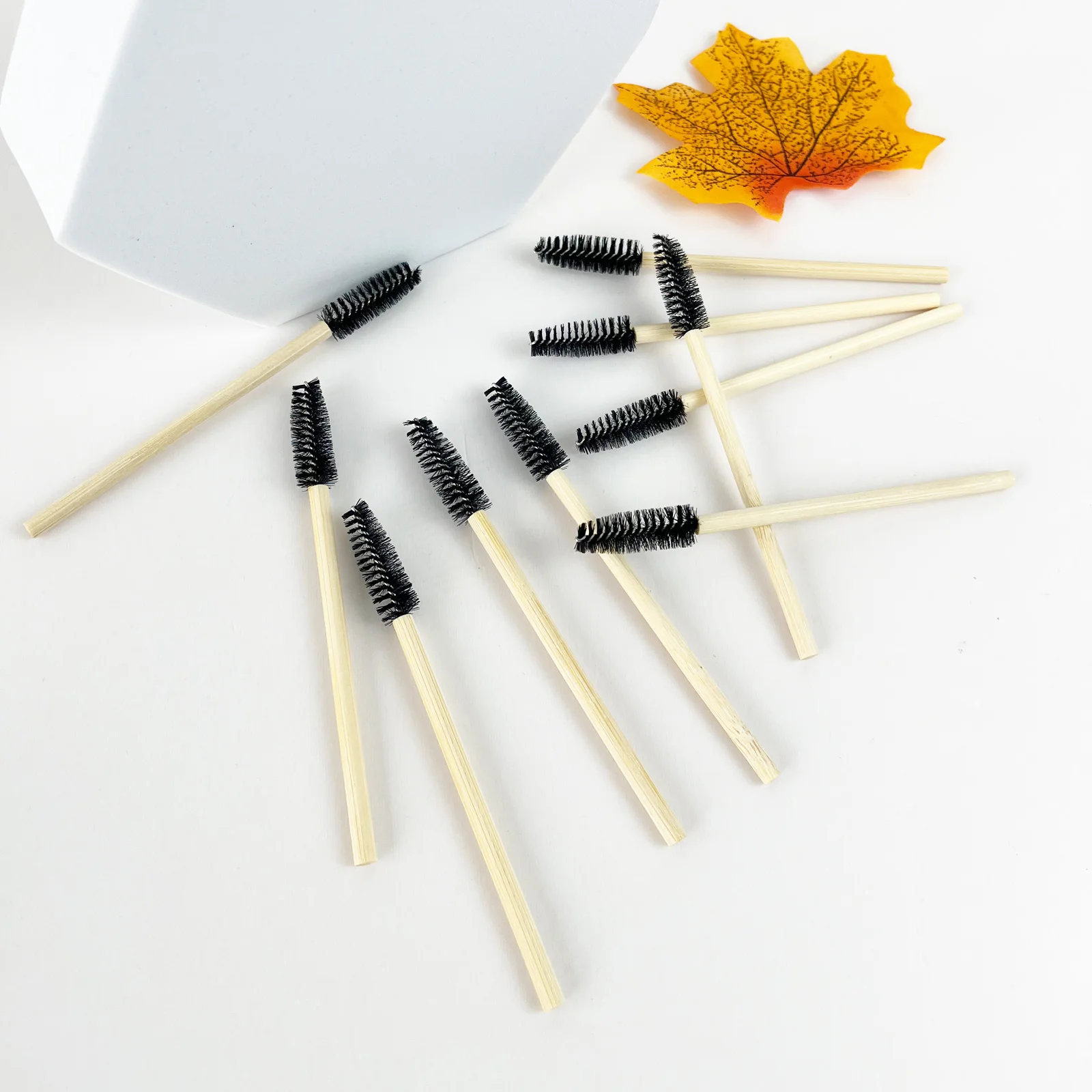 10/50PCS Bamboo Handle Eyelash Brush Disposable Eyebrow Comb Spiral Brush Multifunctional Eyelash Brush