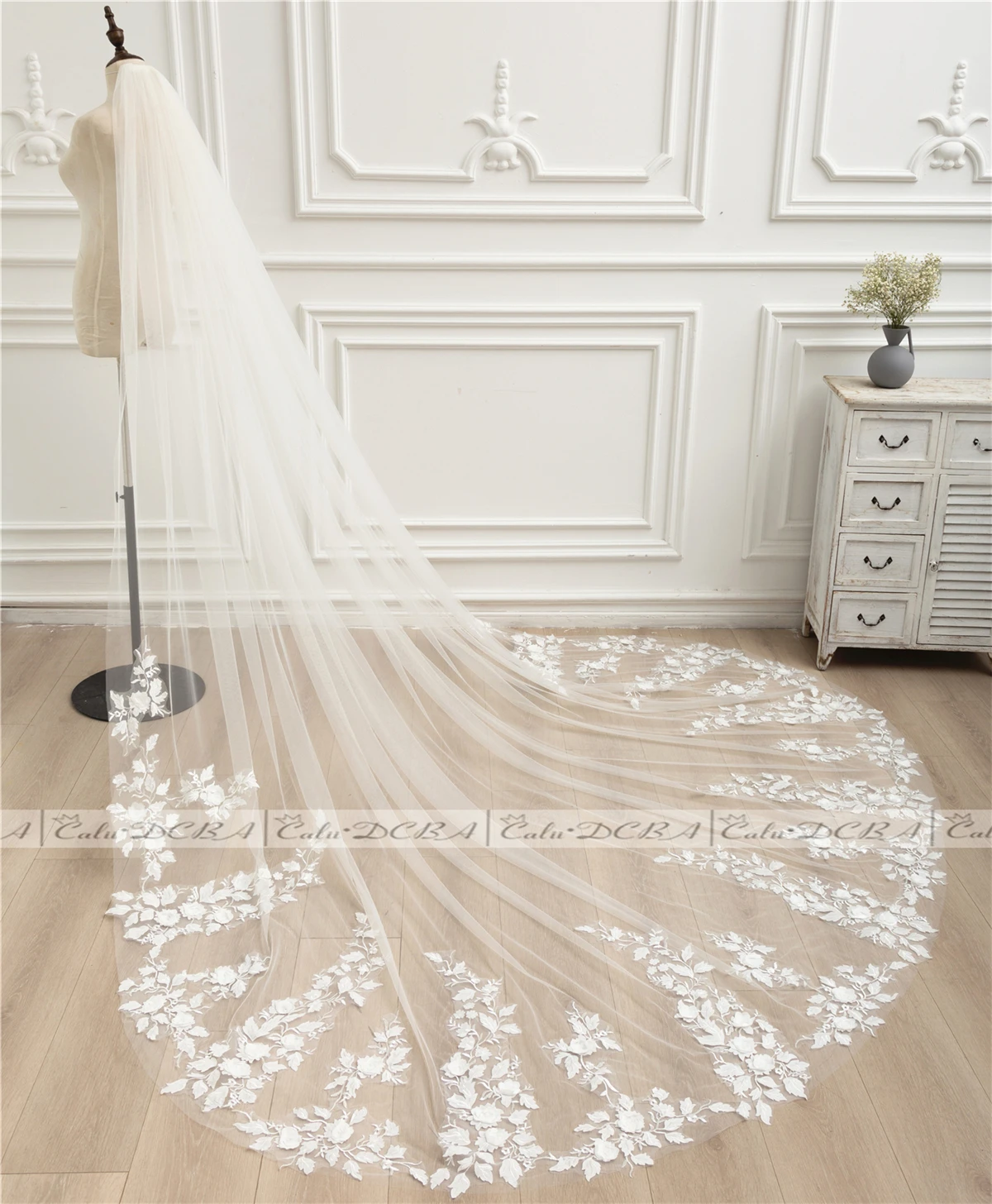 Long Bridal Veil 1 Tier Wedding Veil with Comb White Ivory 3D Flowers Floral Trim Cathedral Length Appliques Lace Petals Veil