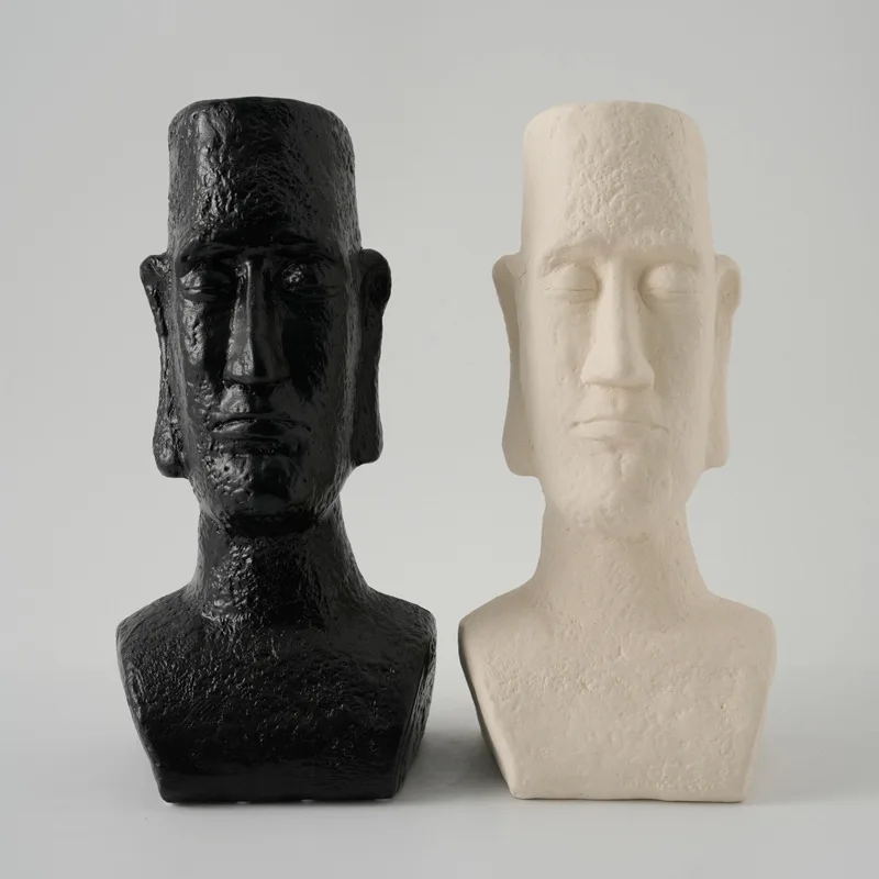 Nordic modern model room hotel soft decoration, creative ceramic Easter Island figure sculpture abstract ornament