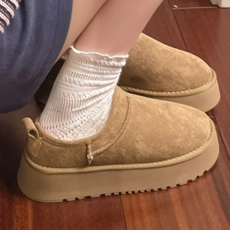 

2025 Warm High Top Short Boots Winter New Style with Plush Thick Sole Casual Street Photography Trendy Women's Zapatos De Mujer