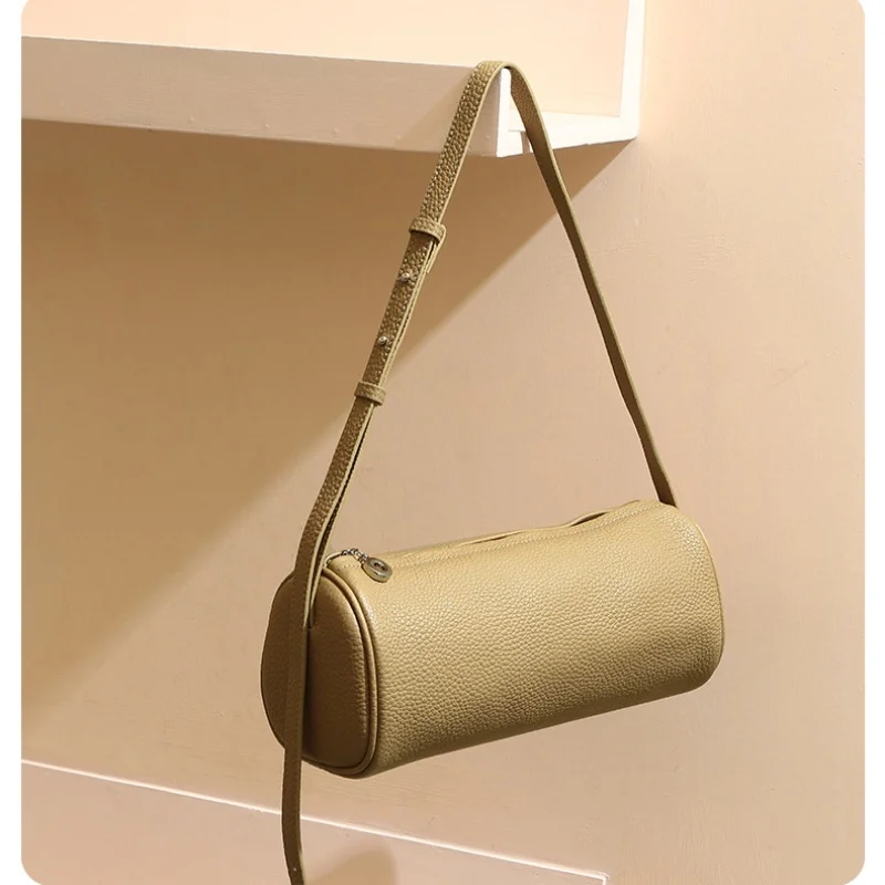 2025 مصمم بسيط أفقي اسطوانة برميل على شكل رفرف حقائب النساء جلد البقر حقائب الكتف بلون محفظة كروسبودي