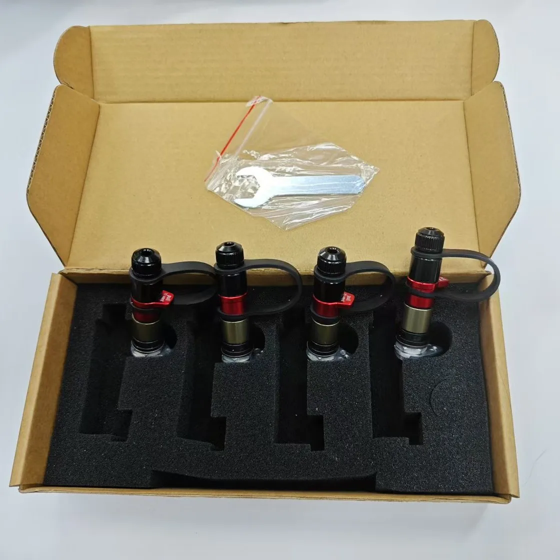 

New 4WD 4-Wheel Drive Air Deflating Nozzle Tire Valve Stem Quick Deflators for Efficient Tire Pressure Management