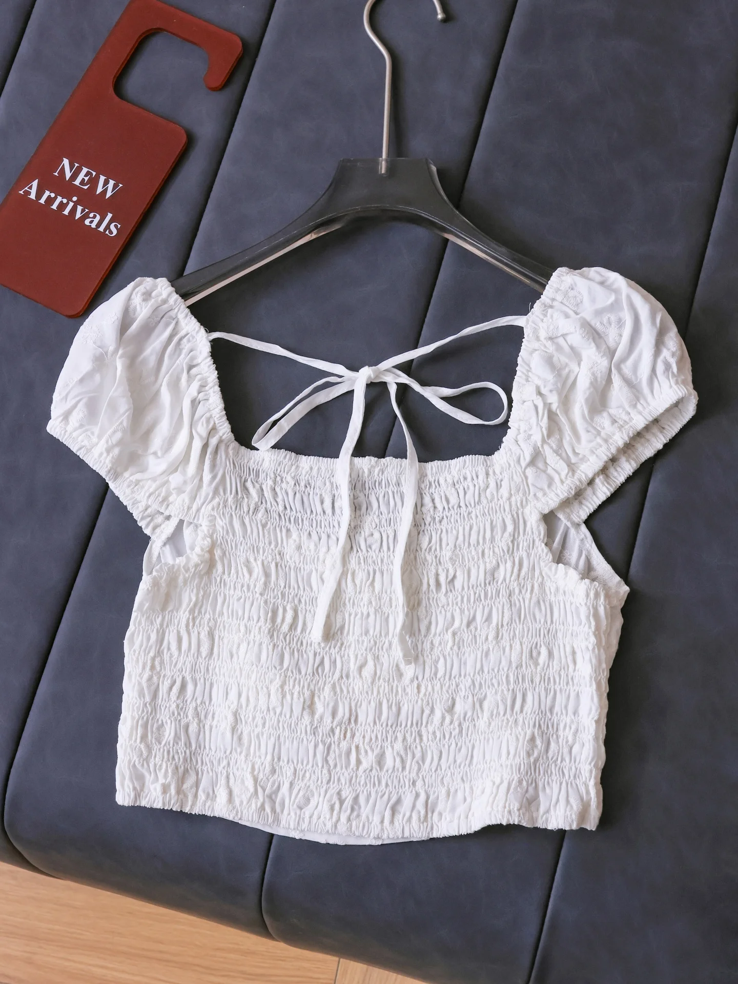 

Slim Fit Short Sleeve Women's Shirt Embroidered Pleated Back Knot Tight Waist Bubble Sleeve Breathable Skin-Friendly