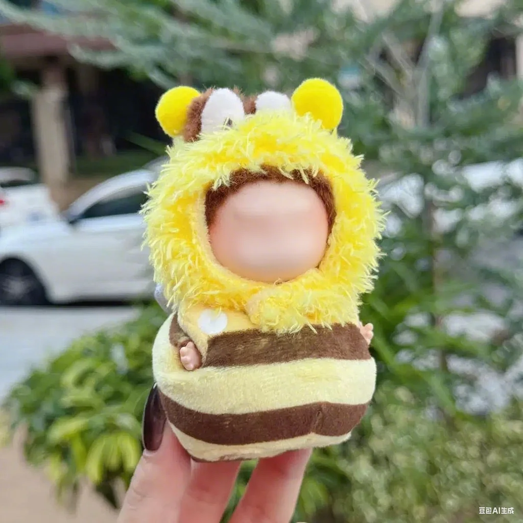 

Anime Doll Clothes for 10cm Mini Labubu Doll Outfit Designer Luxury Cute Bee Set Clothes Toy Labubu V4 Clothe Doll Accessorie