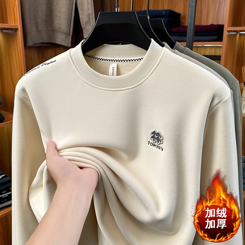 

Новый бархатный утолщенный теплый вязаный свитер с круглым вырезом для мужчин, осенне-зимний молодежный пуловер с вышивкой и маленькой этикеткой, базовое пальто