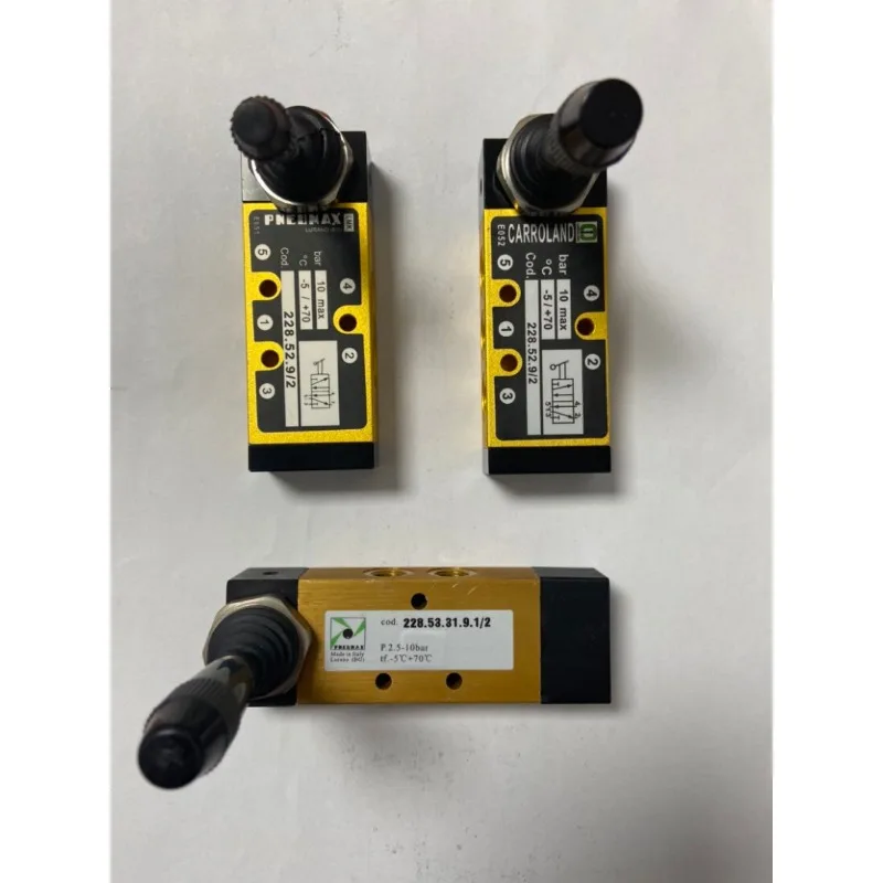 1 Piece Manual Lever Toggle Switch 228.32.55 1 2 3 52.00.36.02