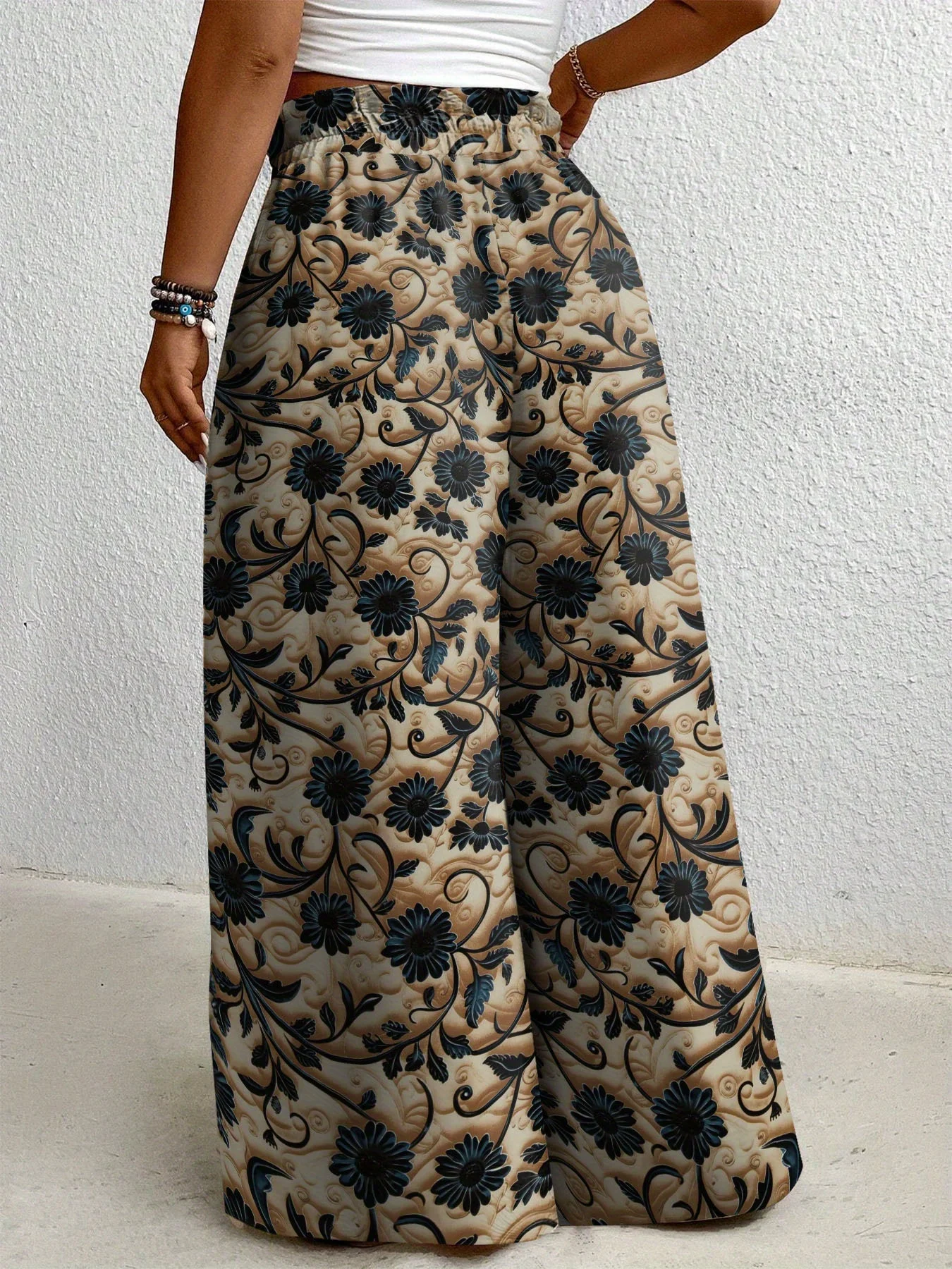Stilvolle Damenhose in Übergröße mit Blumenmuster – Weite, Lässige Resort-Style Lange Hose für Frühling und Sommer – Detail 2
