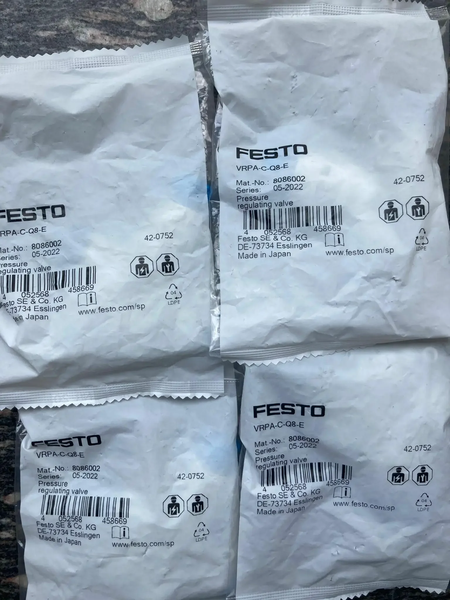 FESTO Pressure regulator 8086002 VRPA-C-Q8-E  VRPA