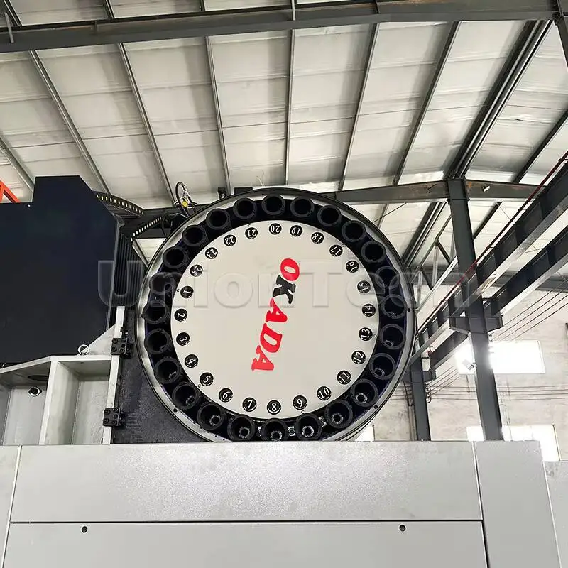2017 Uniontech CNC معالجة المعادن العمودية عالية السرعة Hine Center Bt50 طحن PLC جسرية ثابتة يتم التحكم فيها