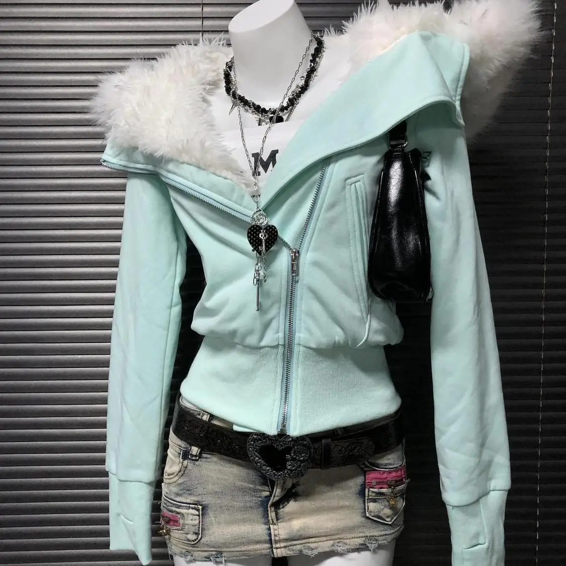 เสื้อฮู้ดดี้ทรงสลิมฟิตสีพื้นสไตล์วินเทจย้อนยุคฮาราจูกุ ปี 2025 พร้อมซิป คอขนเฟอร์ ฮู้ดแบบมีหูกระต่ายสไตล์เกาหลี บุด้วยผ้าพลัฌ