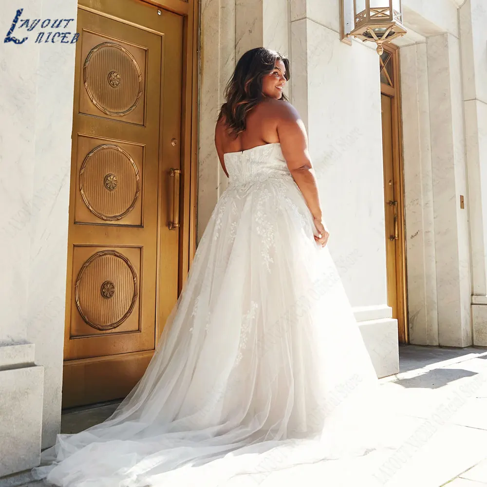 LAYOUT NICEB senza spalline Plus Size abiti da sposa in Tulle senza maniche abito da sposa senza schienale senza maniche abiti su misura para mujerLAYOUT NICEB senza spalline Plus Size abiti da sposa in Tulle senza man