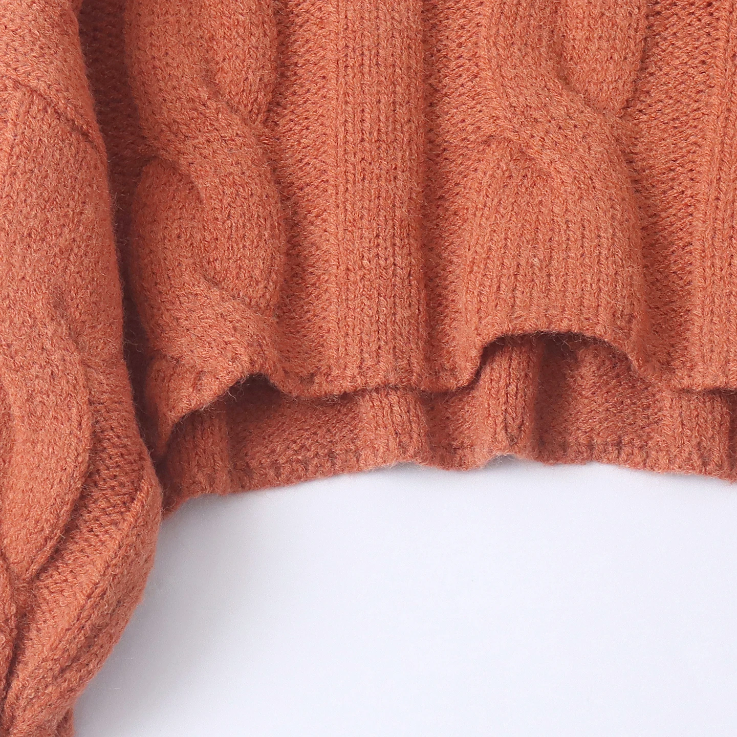 Faionable الطبقات طويلة Sve تريكو شتاء جديد Sle المرأة سليم صالح القلب Ne تويست متماسكة أعلى تخفيف Sle اللون