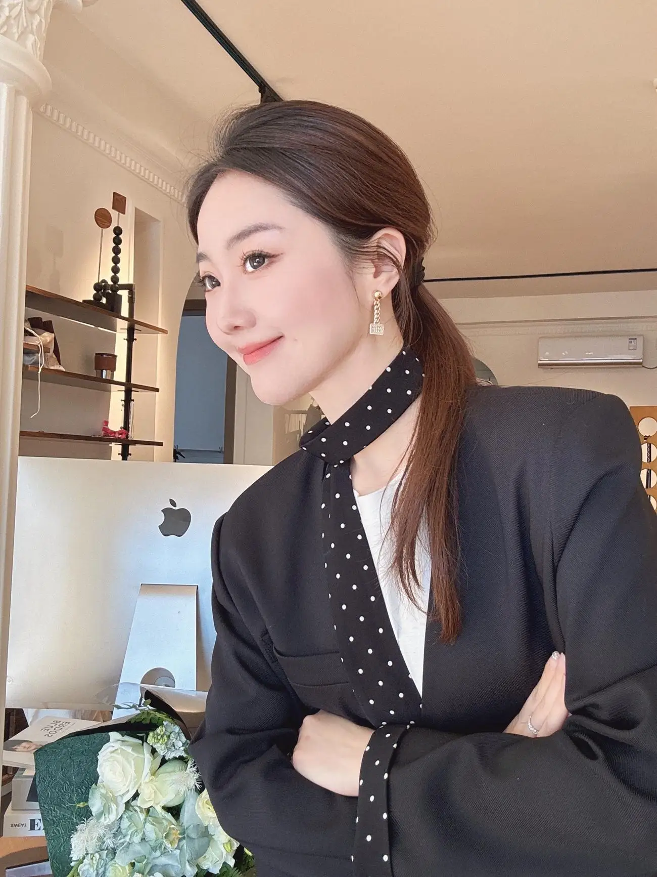 

Черный пиджак в горошек с V-образным вырезом, свободного кроя, для повседневной носки, женский модный топ, верхняя одежда в стиле ретро с эффектом похудения от Paul Daman