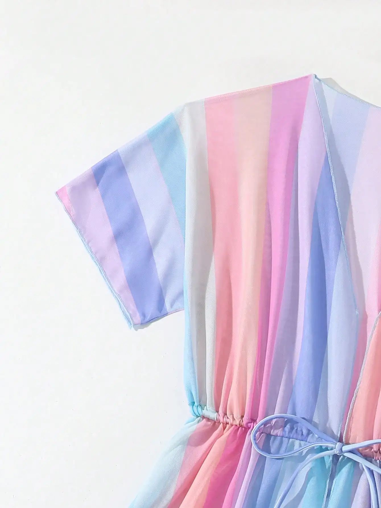 

Комплект из 3 предметов: купальник с радужными полосками и пляжная накидка для женщин