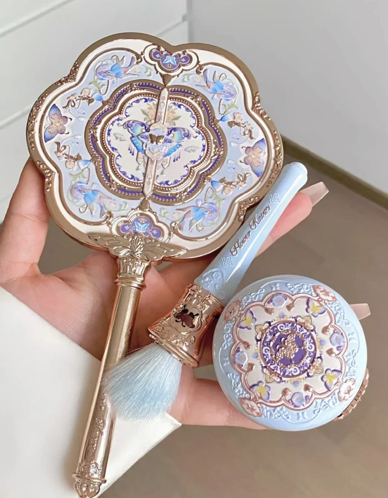 Flower Knows Butterfly Cloud Shoulder Series Gift Box Lip Glaze Blush Eyeshadow Mascara Contouring Makeup Set