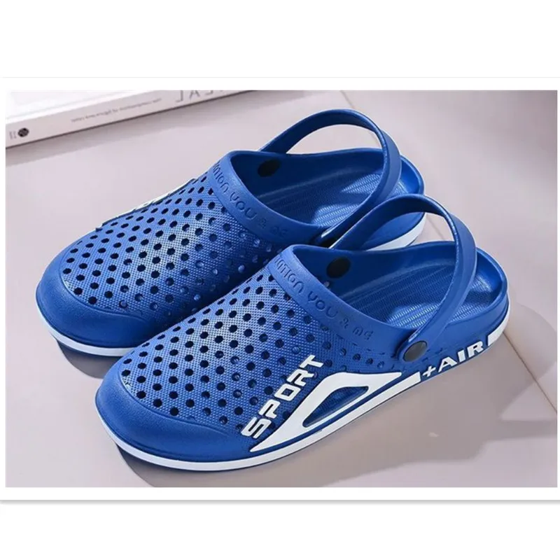 2024 Summer Men Anti-slip Beach Slippers Breathable Fashion Outdoor Sandals Hollow Flats Holes Garden Beach Shoes A0043