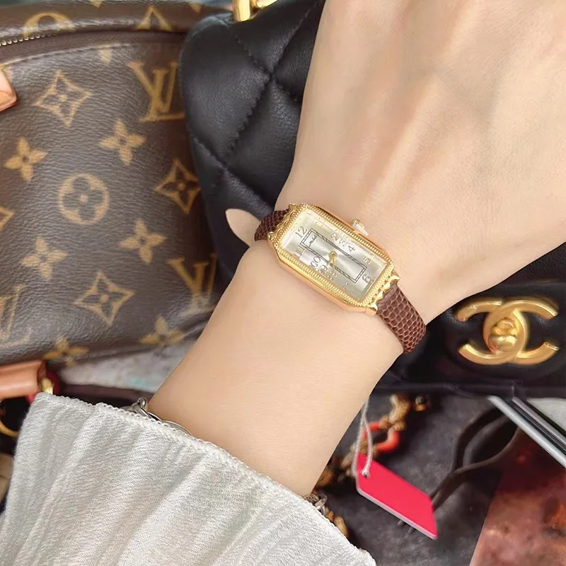 

New retro luxury women's watch with casual classic trend waterproof square pattern simple quartz watch birthday gift