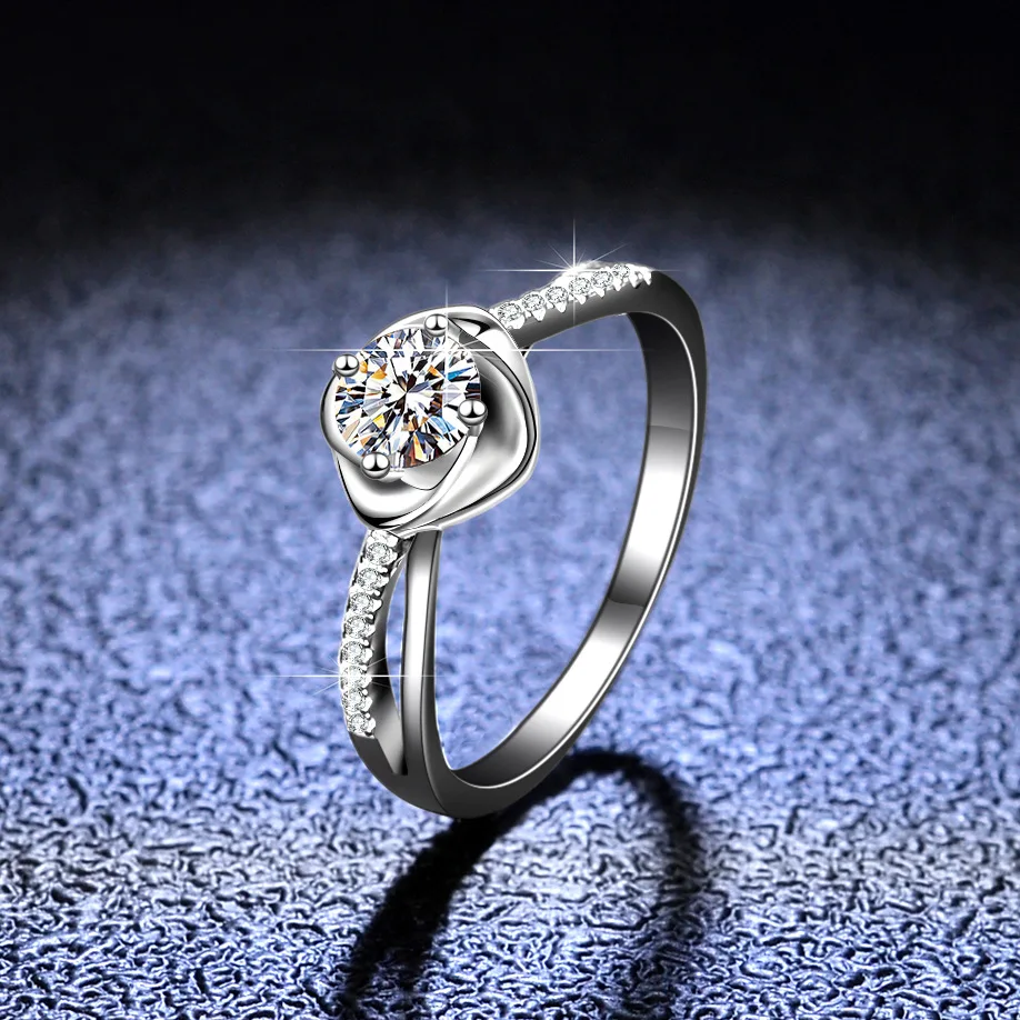 

18K Gold Inlaid D-color Moissanite Ring for Women, One Carat Fashionable Classic Flower Platinum PT950 Diamond Jewelry