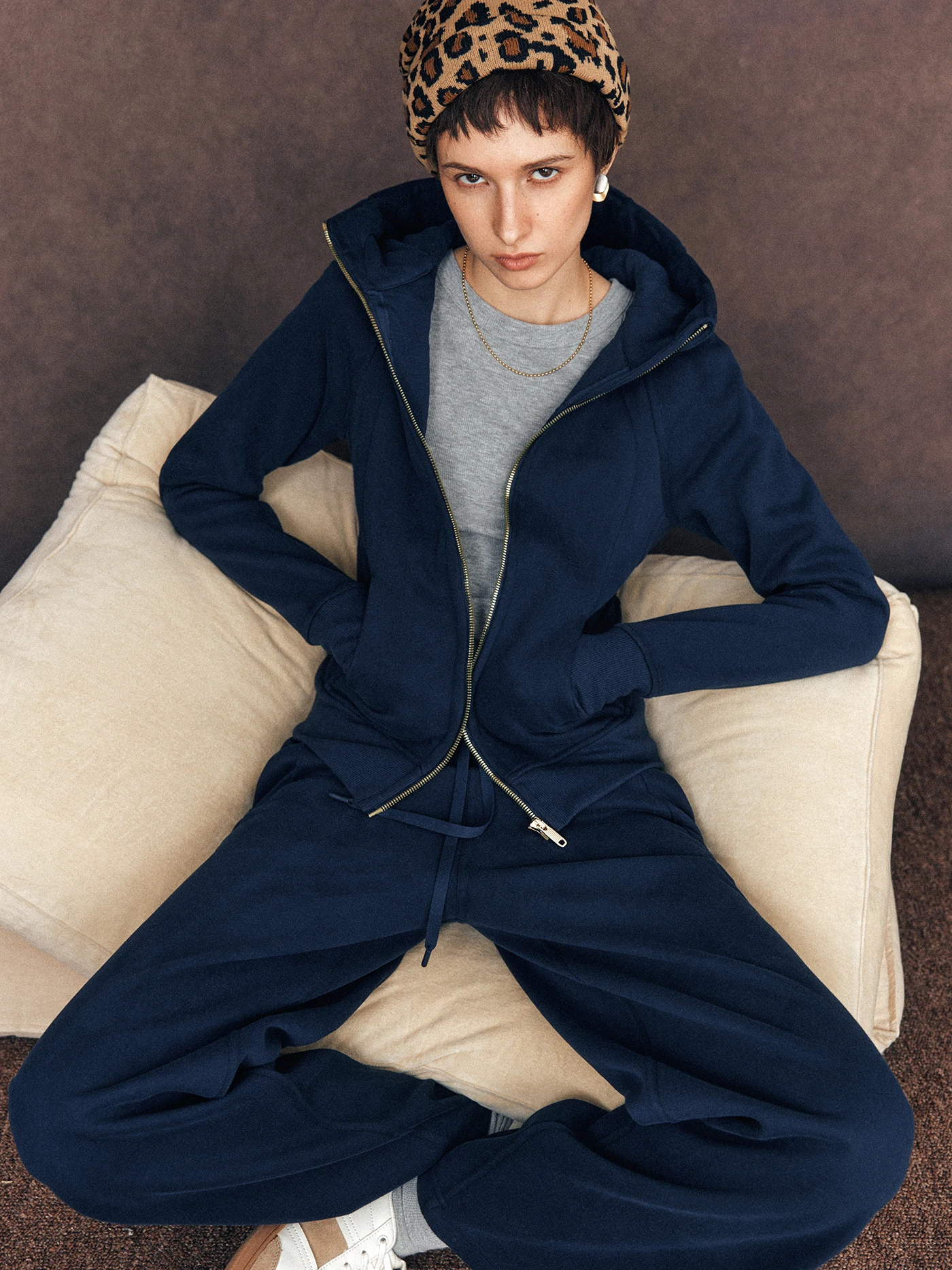 

Thickened Fleece Hooded Sports Sweatshirt Yoga Jacket Women Casual Style Zipper Closure Long Sleeve Warmth Suitable for Autum...