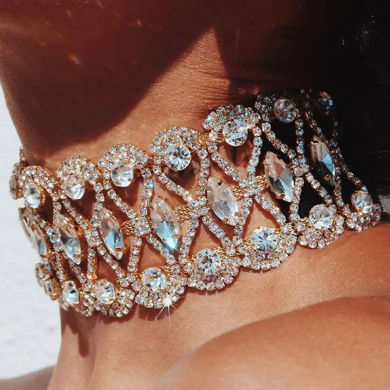 Big Crystal Rhinestone Choker Necklace Jewelry for Women Statement Hollow Collar Chain Short Necklace Fashion Jewelry