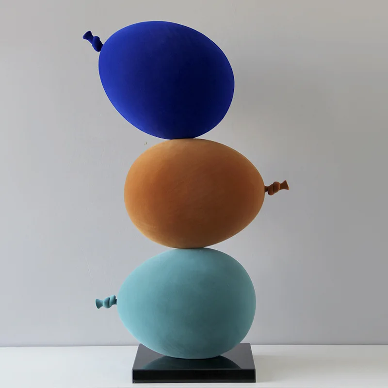 Simple and creative color electroplated balloon stacked ball fiberglass sculpture hotel entrance ornament