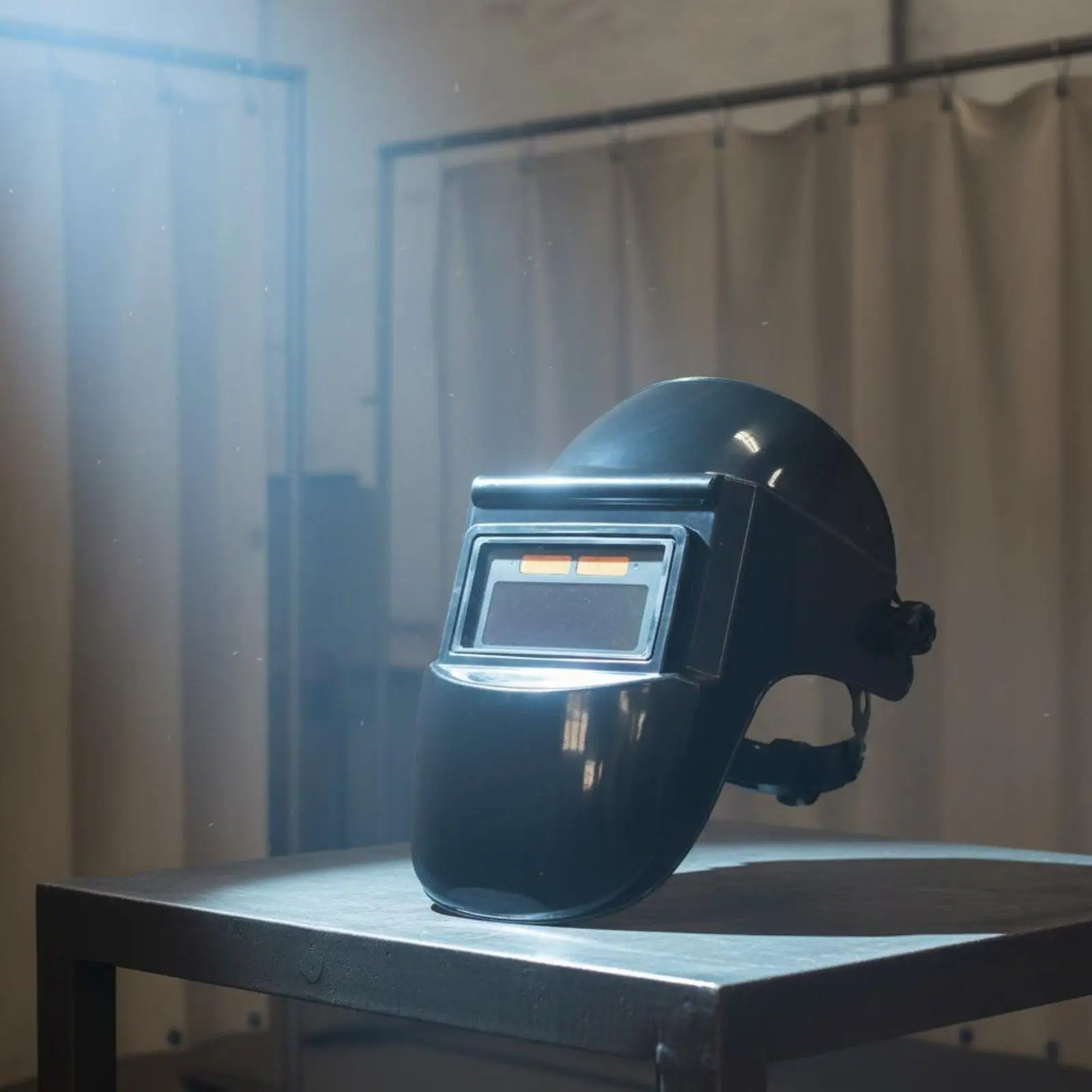 Lightweight Welding Face Shield Adjustable Headband Auto-dimming Welding Mask for Industrial Shielding