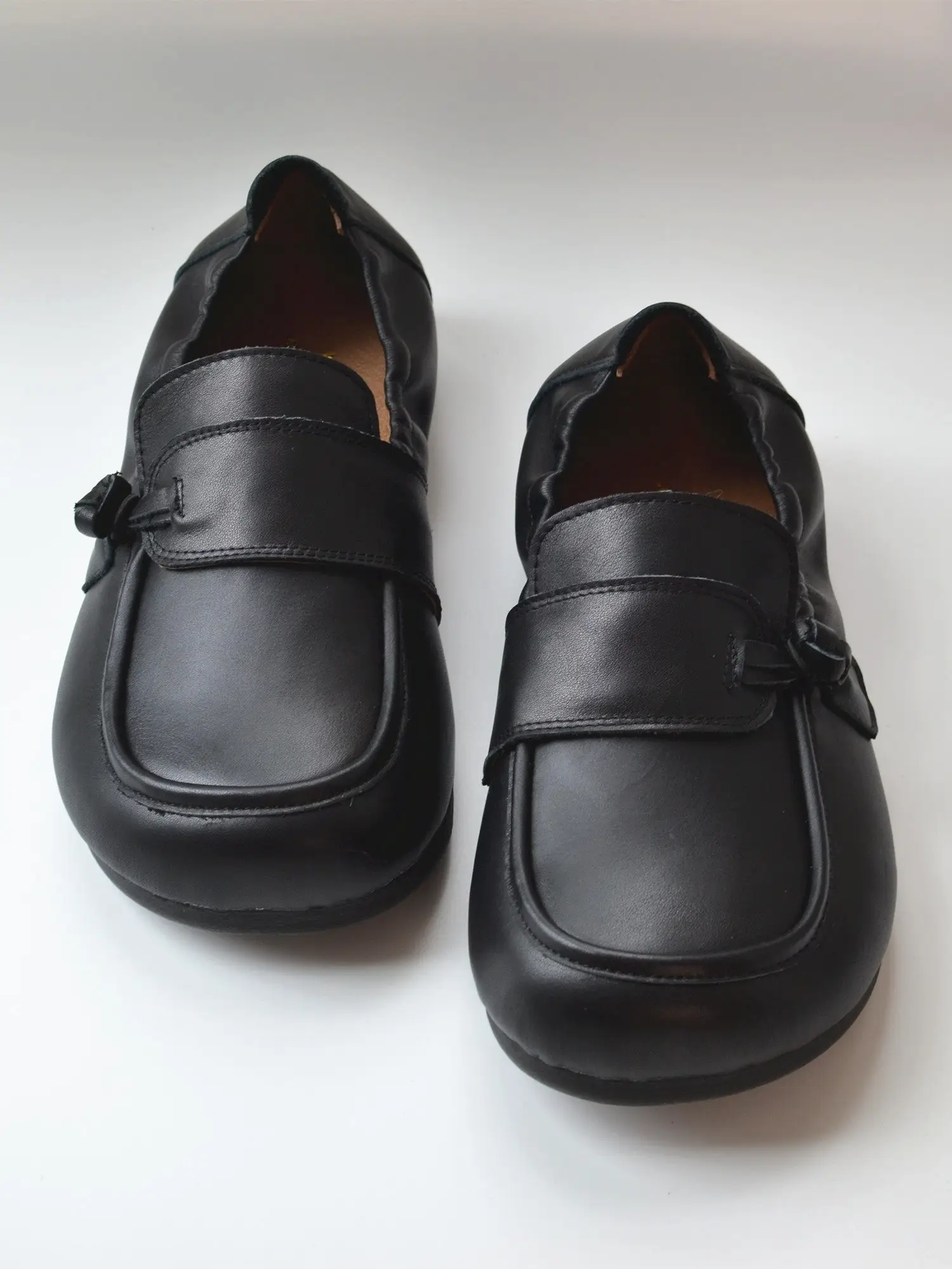 Leather Wide-toe Loafers with Soft Soles Featuring A Bohemian Style  Ideal for Lazy Days  Retro Single Shoes