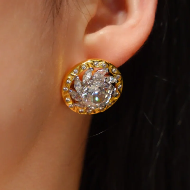 

BELLUX серьги из серебра 925 пробы с позолотой и синтетическим цирконом, круглые серьги с белыми бриллиантами, изысканные маленькие серьги с подсолнухом для женщин