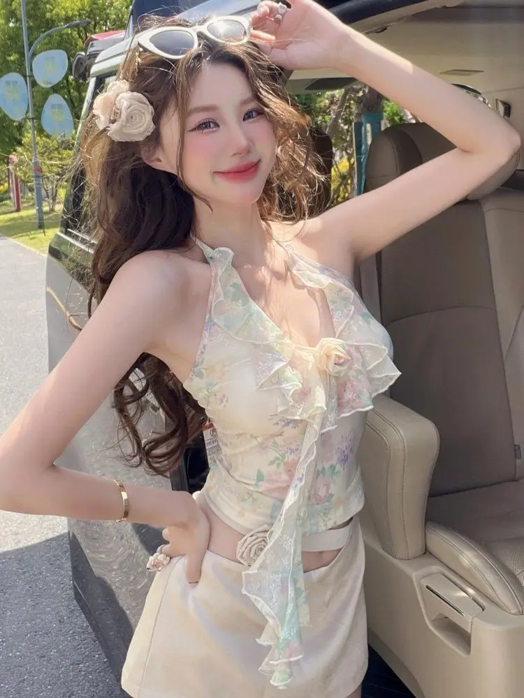 

2025 New Summer Retro Style Printed Lace Three-dimensional Flower Streamer Halter Neck Suspender Top + Low Waist Hip Short Skirt
