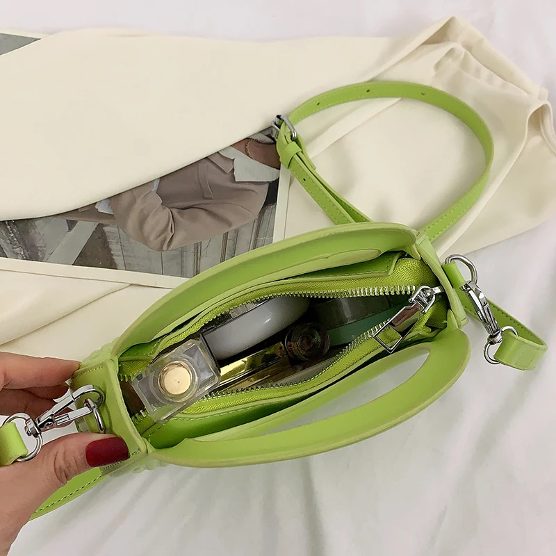 Metade da lua pequena bolsa de ombro para as mulheres 2023 primavera novo verde roxo bolsas plissado design couro do plutônio crossbody saco de mão redonda