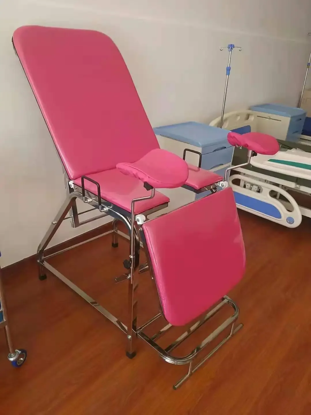 Thickened stainless steel gynecological examination chair high-quality gynecological obstetric bed artificial birth bed