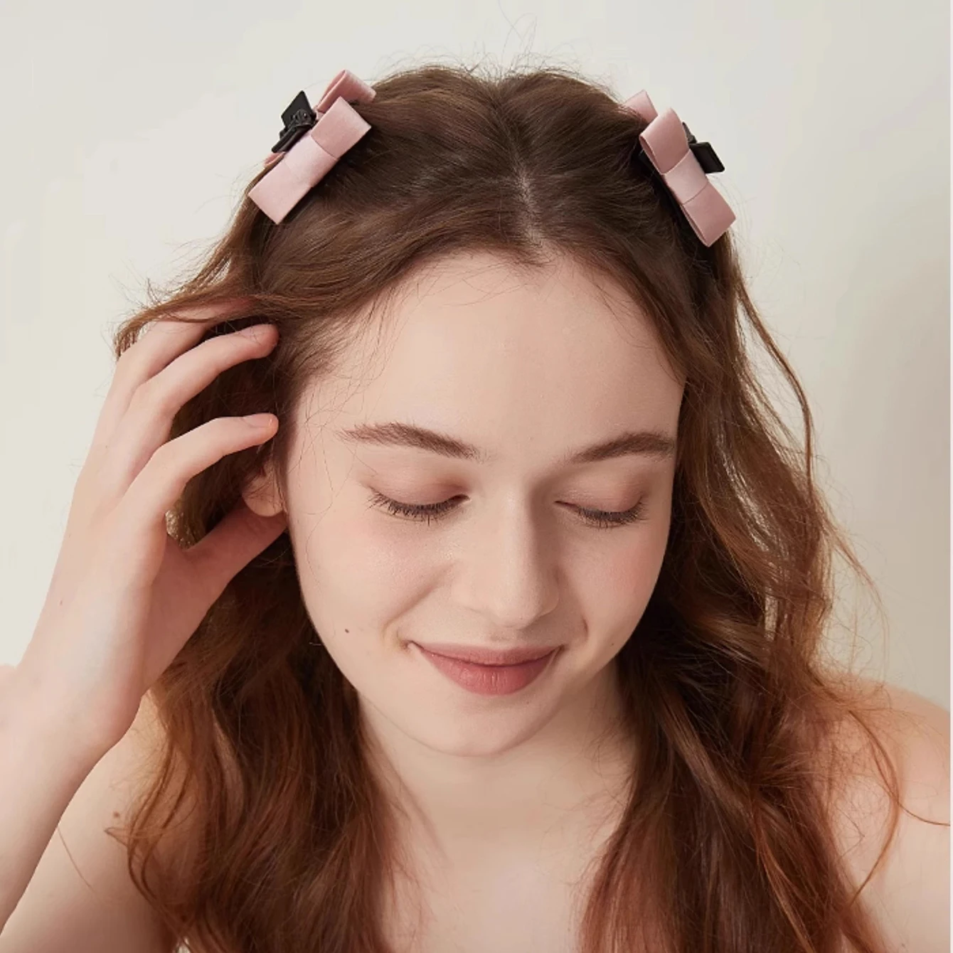 

Lystrfac 2Pcs/Lot Mini Cute Hair Claw Women Girls Bow Hairpin Simple Fashion Top Hair Clip Ladies Hairgrips Hair Accessories