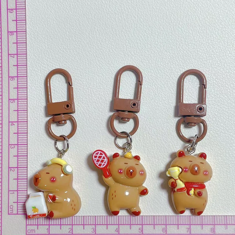 Fashion Animal Capybara Keychain Creative Resin Bag Hanging Keyring Cute Kapibara Pendant Bag Hanging Cute Key Accessories