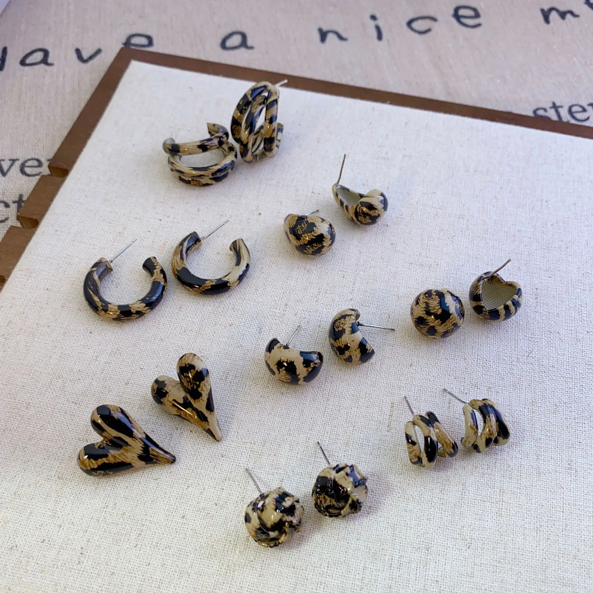 LByzHan-pendientes de aro con estampado de leopardo chapados en oro, aretes de circonita multicolor de cobre y Metal para mujeres y niñas, joyería de fiesta