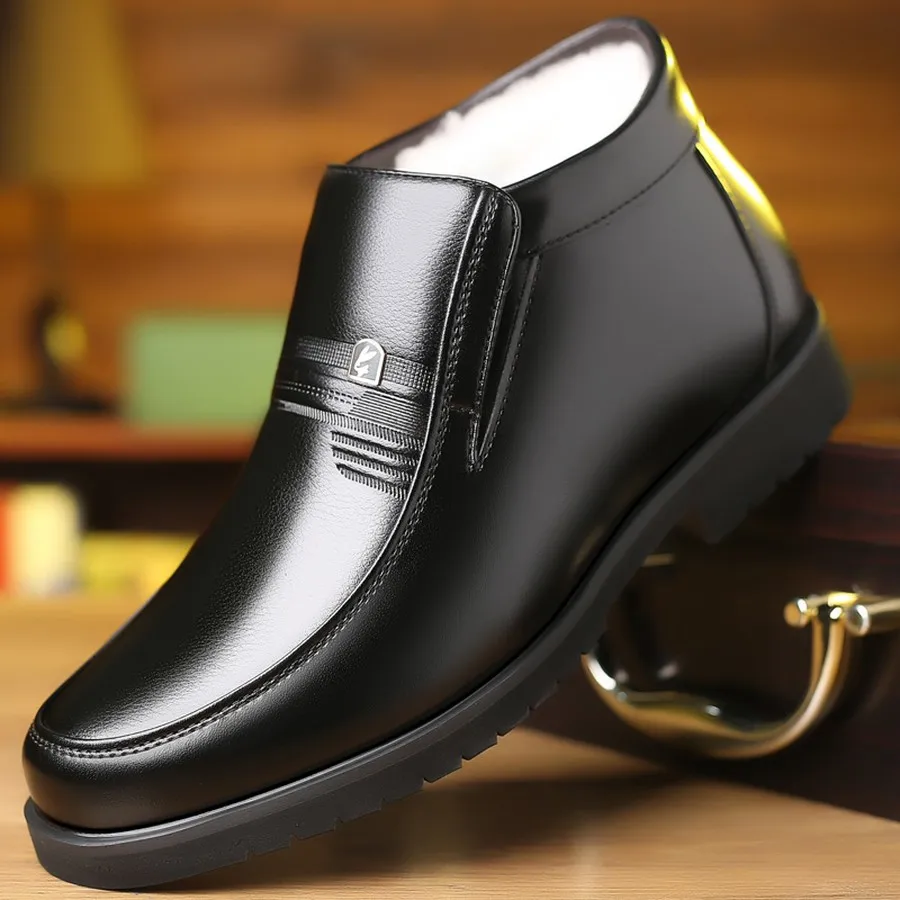 Men's winter fleece-lined microfiber slip-on short boots, round toe, padded comfort for casual outdoor use