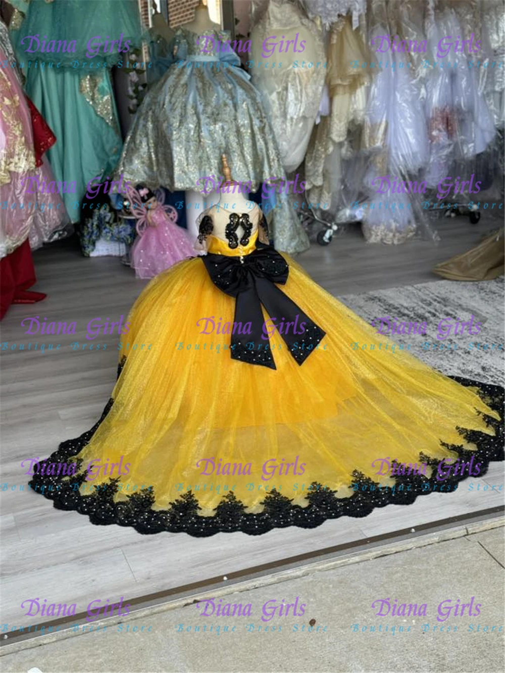 Новое великолепное желтое тюле – обзор и цена Embroidery Yellow Flower
