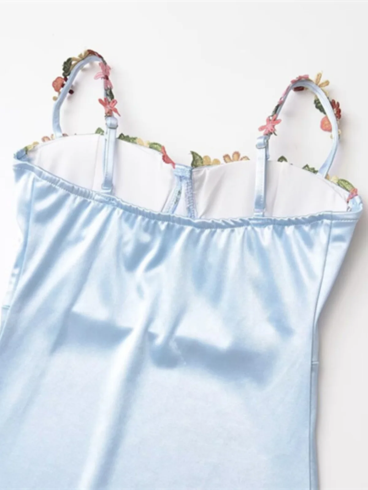 Romantische laag uitgesneden geborduurde bloemenriem ort rok Zomer Vaion Sle Satijn Dr Lente Dag Kleur Ptte ~ Body Pad In...