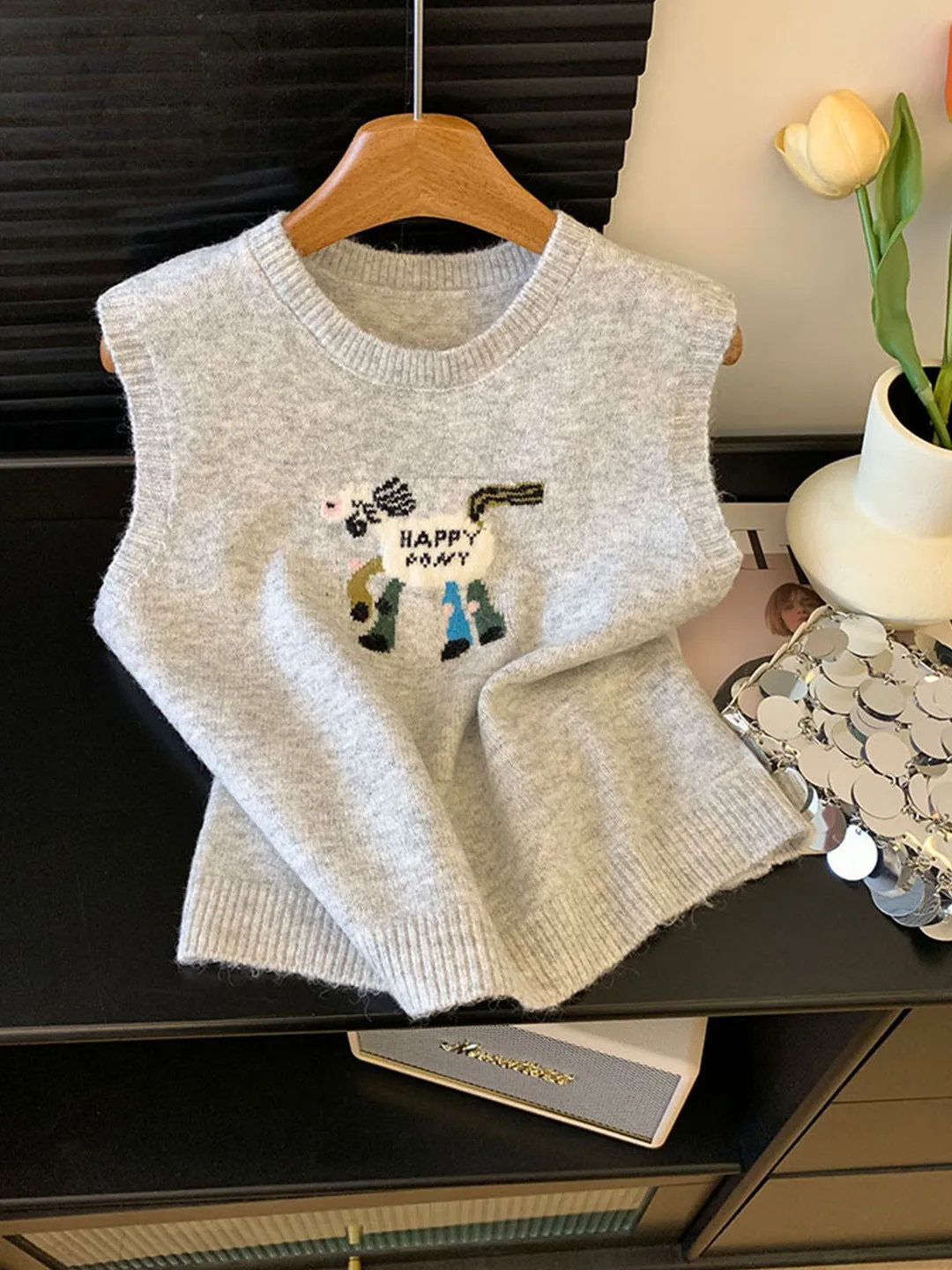 

Emily Clud Recommended Embroidered Knit Vest Women's Svel Base Top Faionable Versatile round Ne Commute Sle