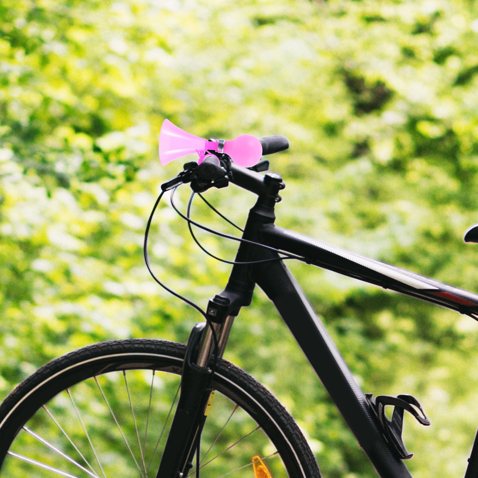 

Pressure Horn for Kids Bikes Lightweight Plastic Easy Install Loud Sound Bike Accessories Girls Boys Scooter Gifts