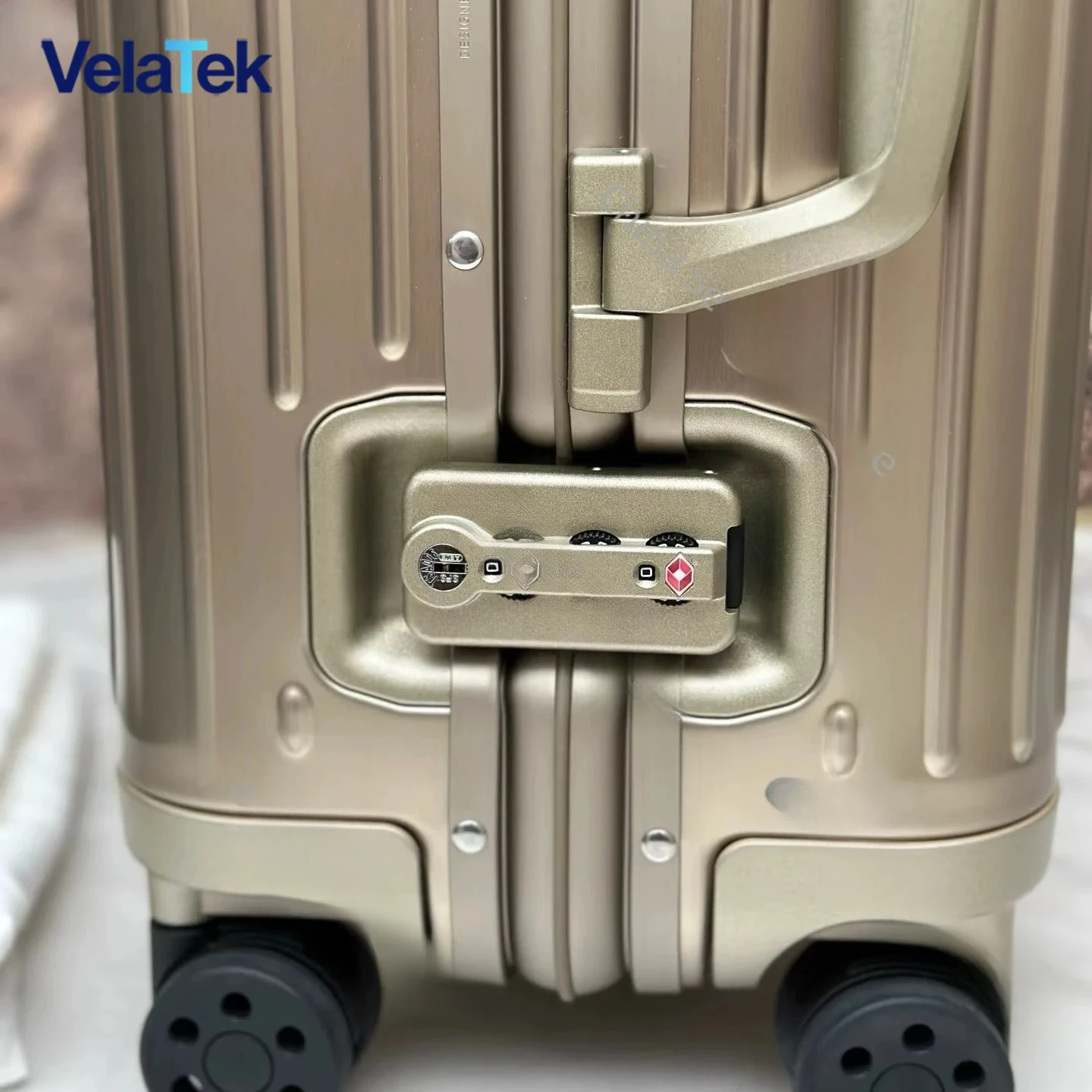 Rimowa чемоданы (официальный чемодан multiwheel сайт) купить от 509,00 руб. Аксессуары для путешествий на 1rub.ru
