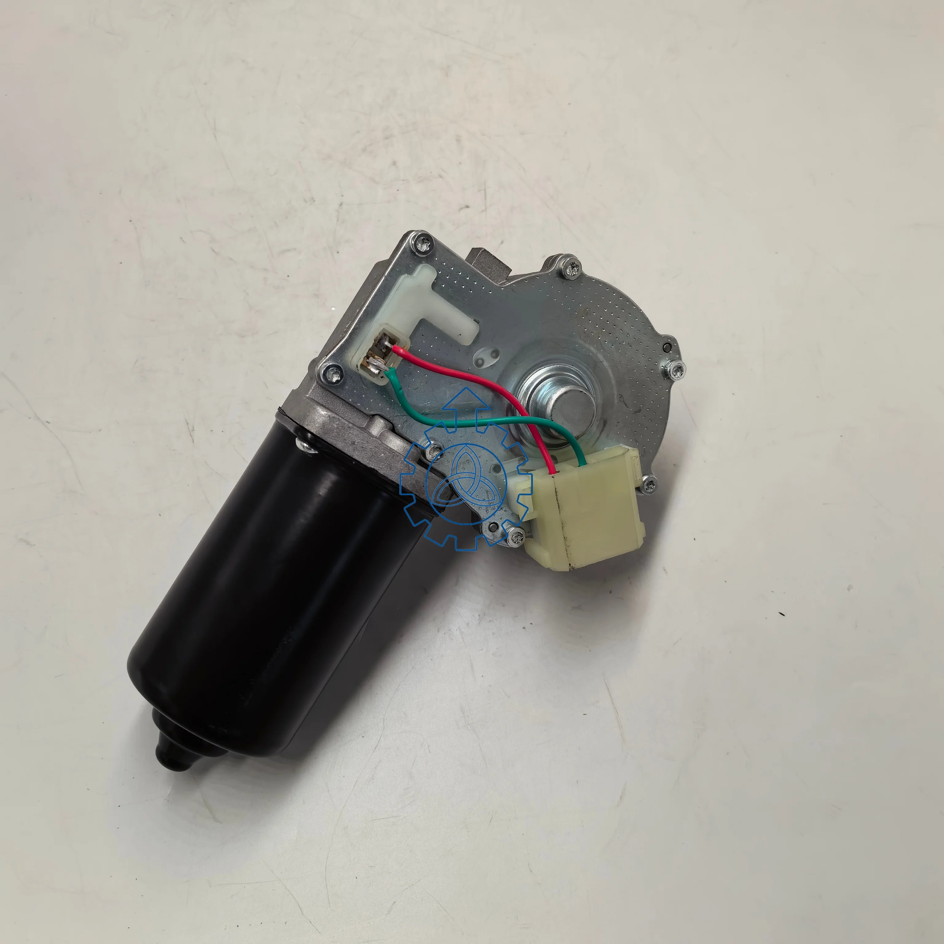 

Для двигателя стеклоочистителя Mercedes Truck VOE: 0038204842 0390242404 0390442064 406629 0048206742 0018201501 0038202742 0018241501 001824300