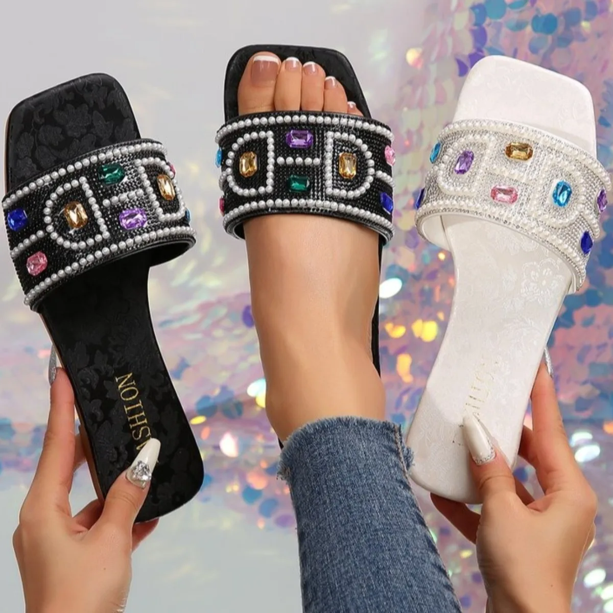 

Женские роскошные сандалии со стразами и декором, жемчужно-черные, бежевые, летние модные повседневные элегантные сексуальные туфли на плоской подошве для вечеринок на открытом воздухе, новинка